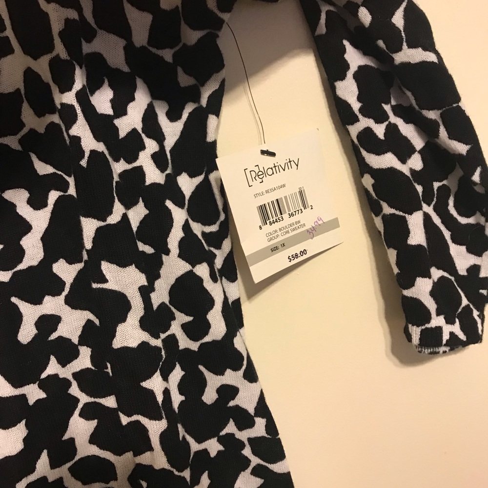 Button down - Picture 3 of 3